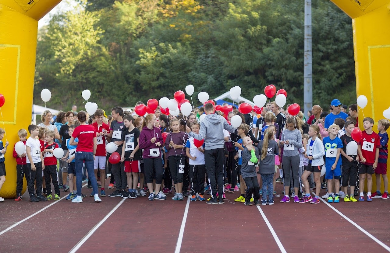 Bild vom 9. Benefizlauf im Jahr 2016. Dies ist das 62. Bild.